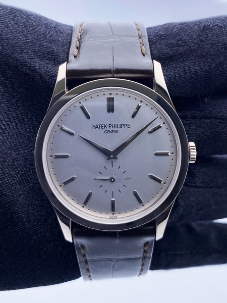 Patek Philippe Calatrava 5196G-001